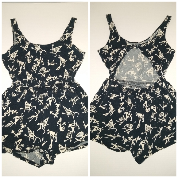 Hieroglyphic Print Short Romper Black White Small - Picture 3 of 10